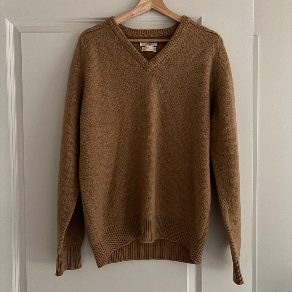 Beautiful vintage 100% camel hair v-neck sweater